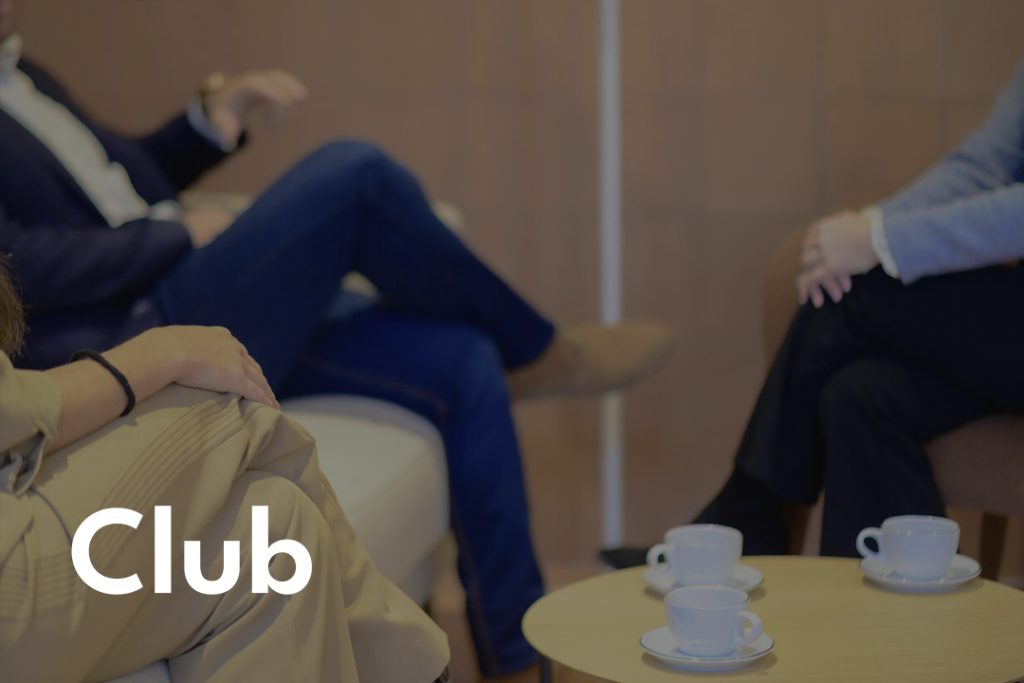 reunión-trabajo-con-café